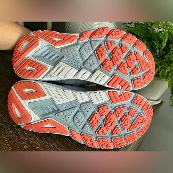 HOKA Women’s 8B Arahi 6 Running Sneaker Shoes - Picture 8 of 10